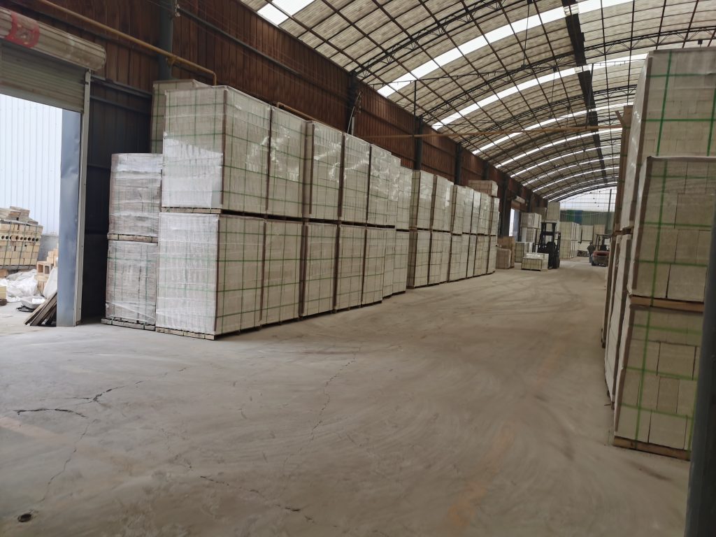 河南莫來石保溫磚_河南莫來石公司_鄭州平順耐材 莫來石保溫磚_莫來石磚價格_莫來石聚氫保溫磚